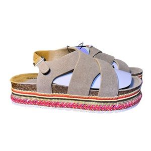 MUK LUKS Sandals Tan Size 6 NWT